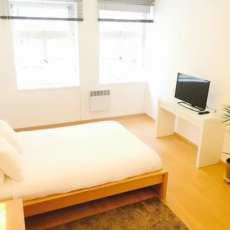 Aparthotel Rohacova 3*
