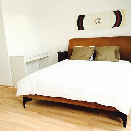 Aparthotel Rohacova 3*
