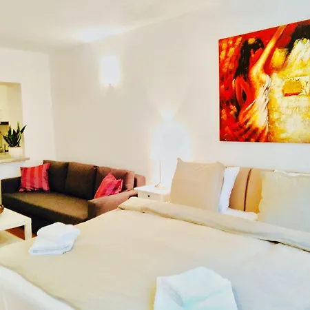 Hotel apartamentowy Rohacova 3*