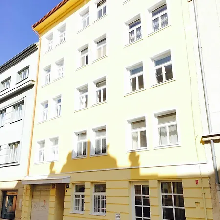 Hotel apartamentowy Rohacova 3*