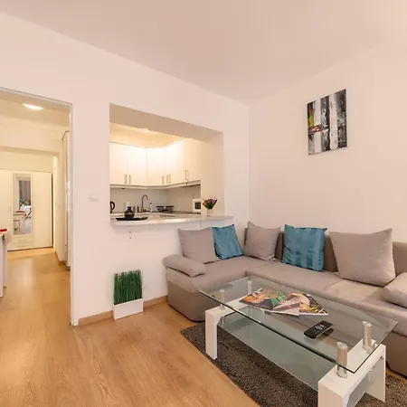 Aparthotel Rohacova 3*